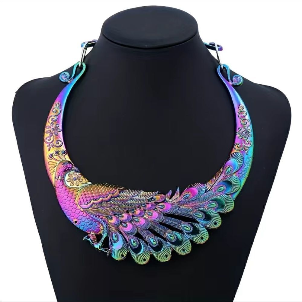 Two for price of one peacock-comb set& beautiful collar necklace - Picture 9 of 11